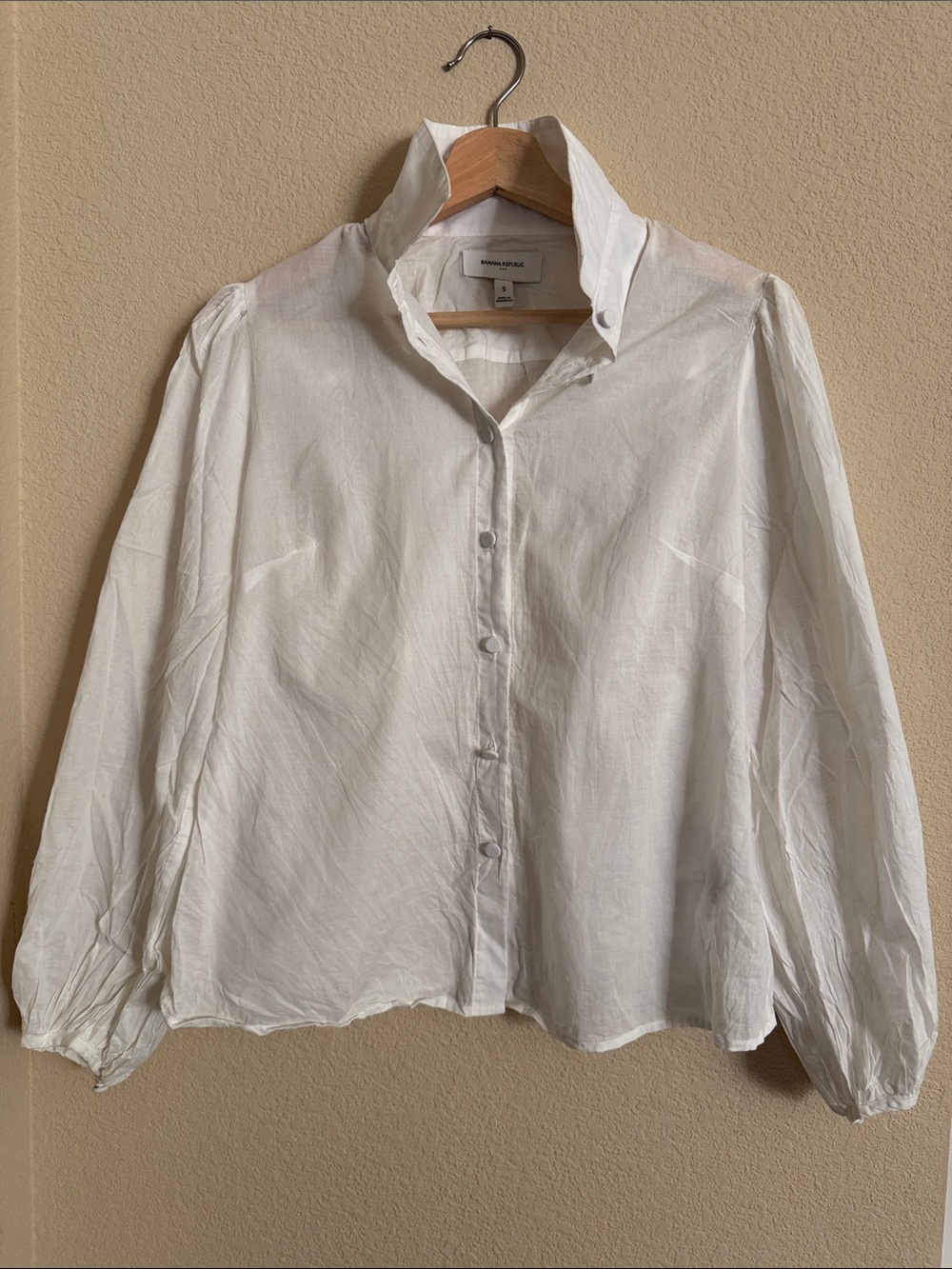 Banana Republic White Long-Sleeve Button Down Blouse